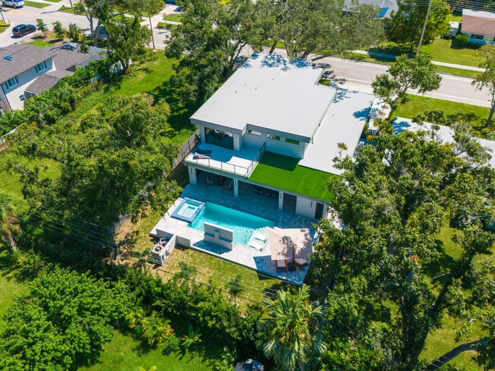 2467 HYDE PARK STREET Sarasota, FL 34239