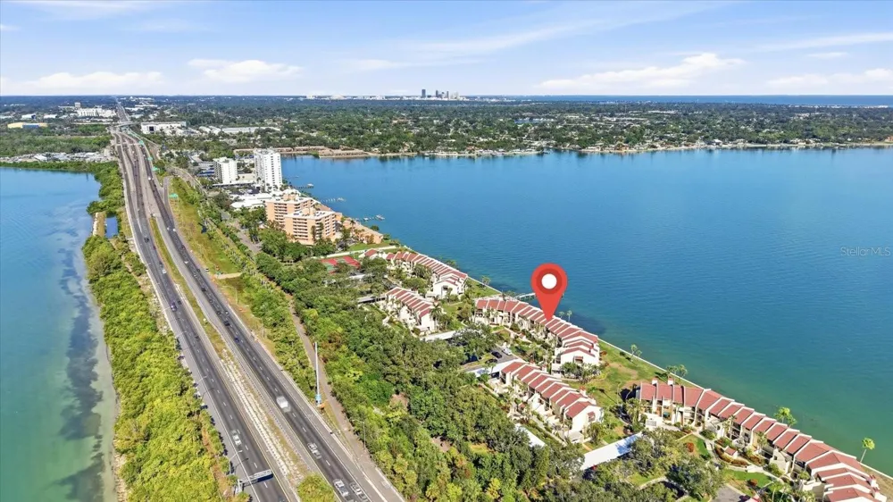 7520 SUNSHINE SKYWAY LANE S #T19 St Petersburg, FL 33711