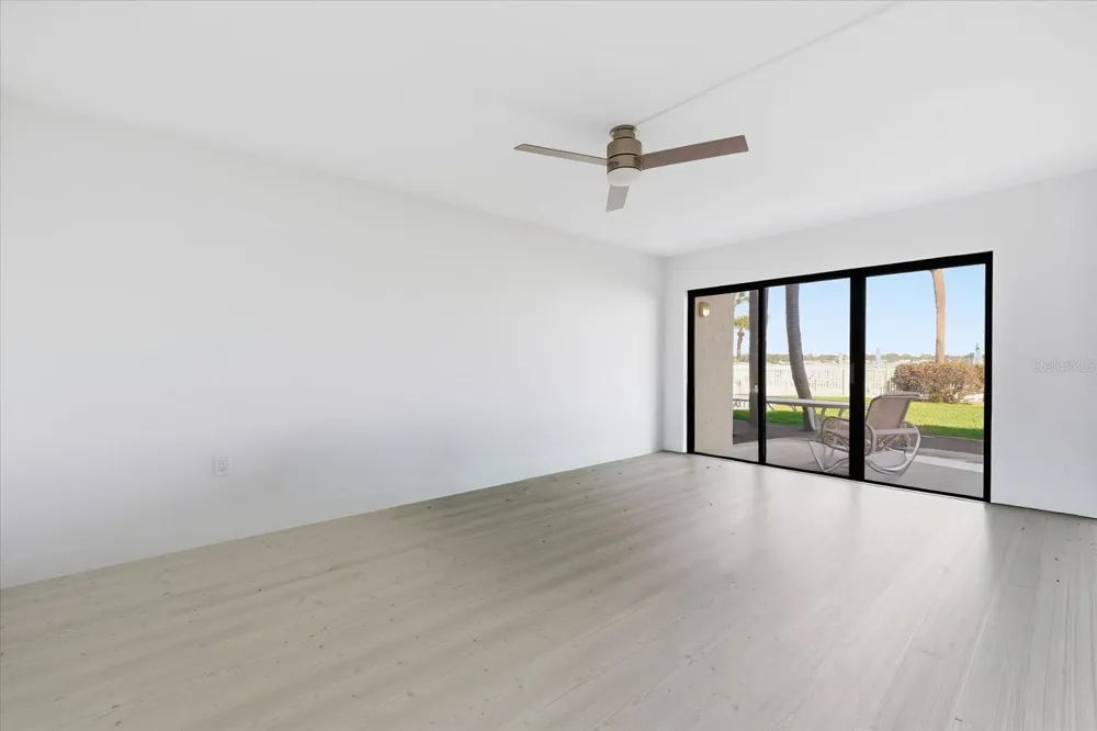7520 SUNSHINE SKYWAY LANE S #T19 St Petersburg, FL 33711