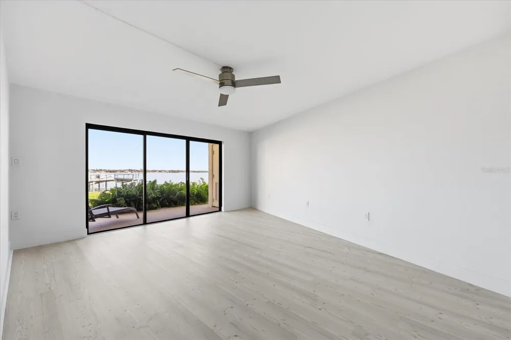 7520 SUNSHINE SKYWAY LANE S #T19 St Petersburg, FL 33711