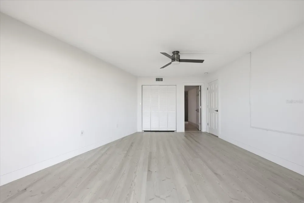7520 SUNSHINE SKYWAY LANE S #T19 St Petersburg, FL 33711