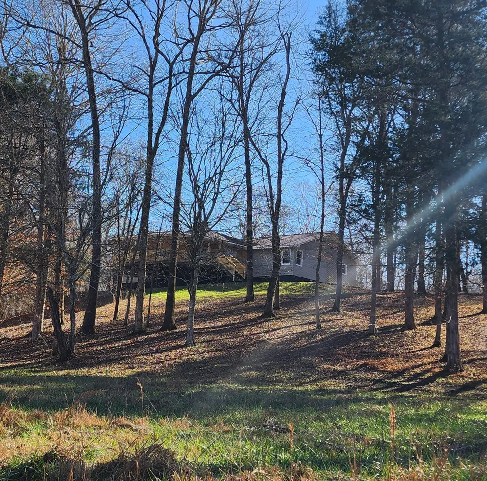 440 Deer Creek Rd Linden, TN 37096