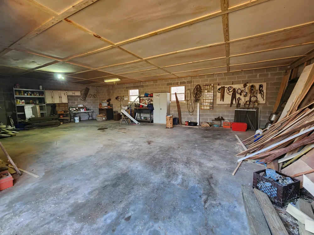 440 Deer Creek Rd Linden, TN 37096