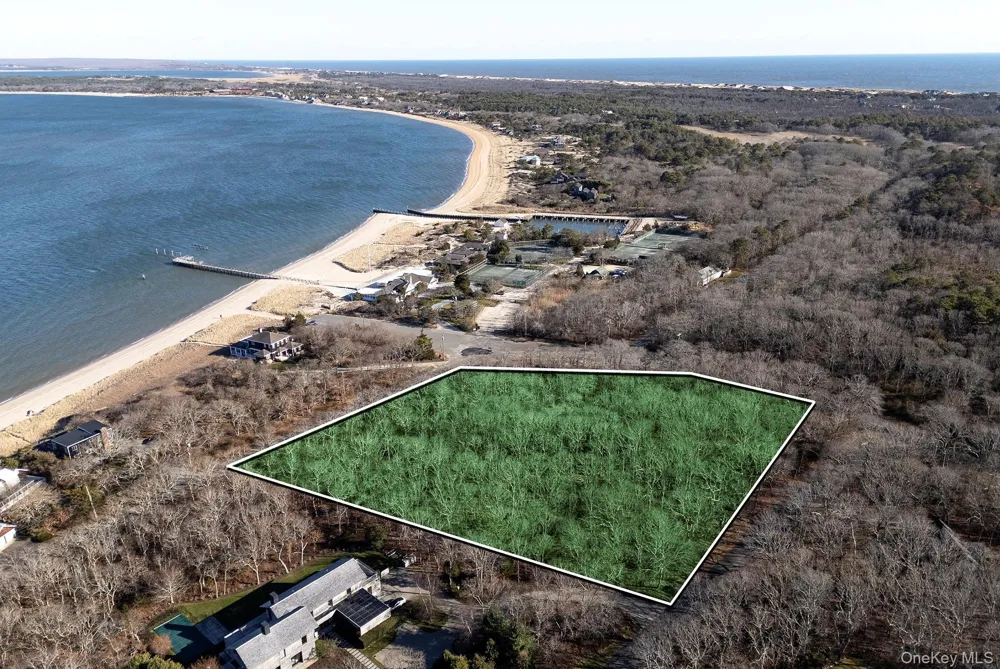 15 Cross Highway Amagansett, NY 11930