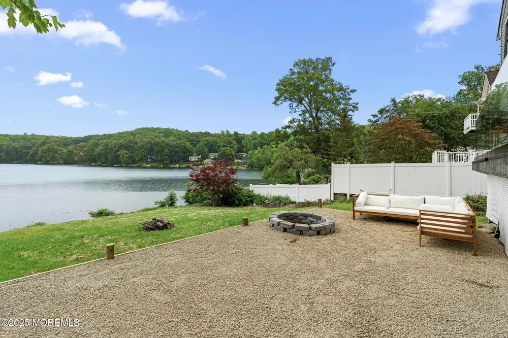 39 Upper Lakeview Avenue Ringwood, NJ 07456