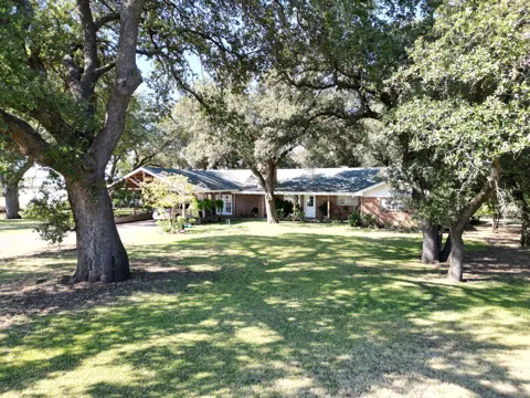 2115 North Neches