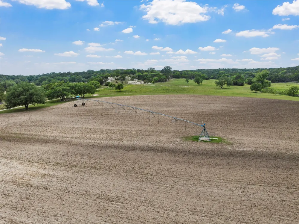 614 County Road 4165 Cranfills Gap, TX 76637
