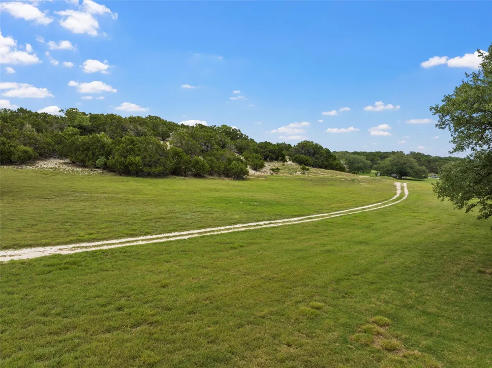 614 County Road 4165 Cranfills Gap, TX 76637