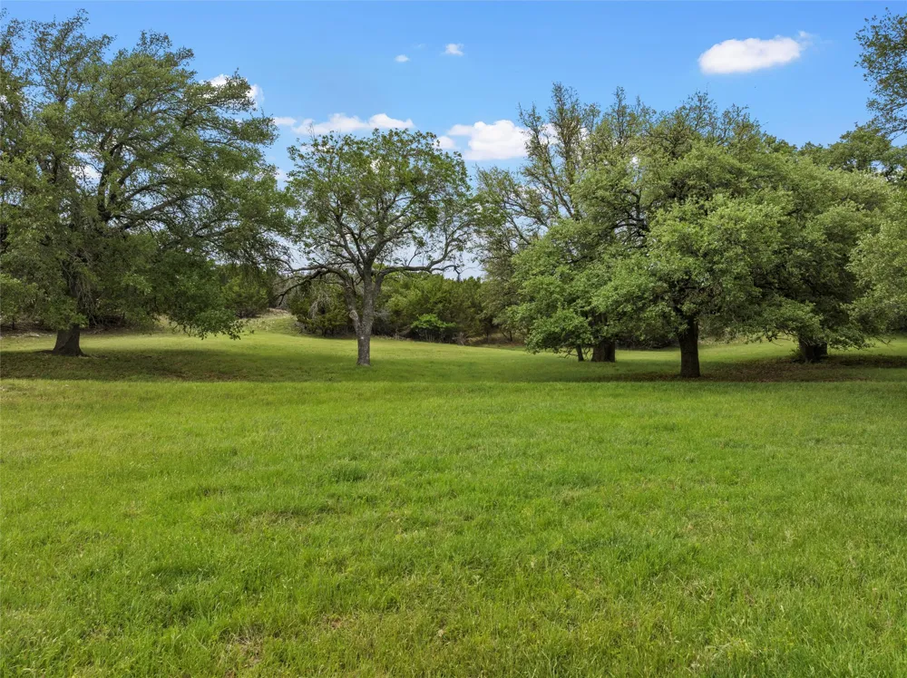 614 County Road 4165 Cranfills Gap, TX 76637