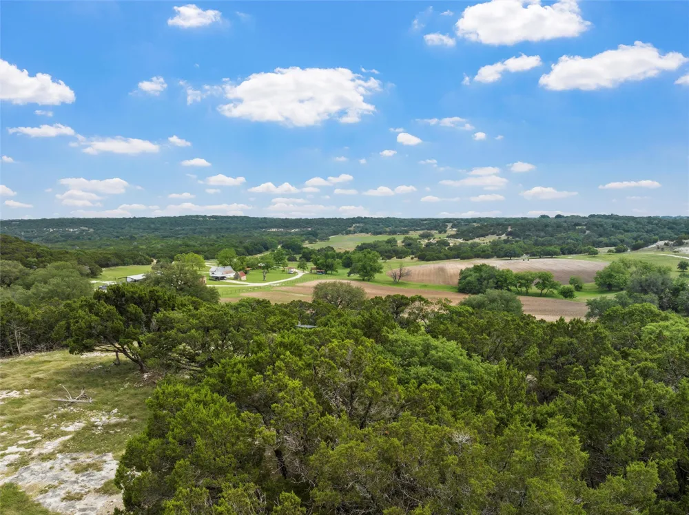 614 County Road 4165 Cranfills Gap, TX 76637