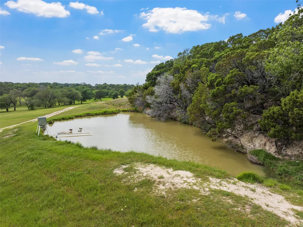 614 County Road 4165 Cranfills Gap, TX 76637