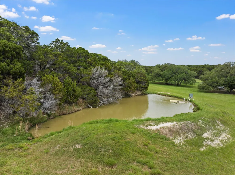 614 County Road 4165 Cranfills Gap, TX 76637