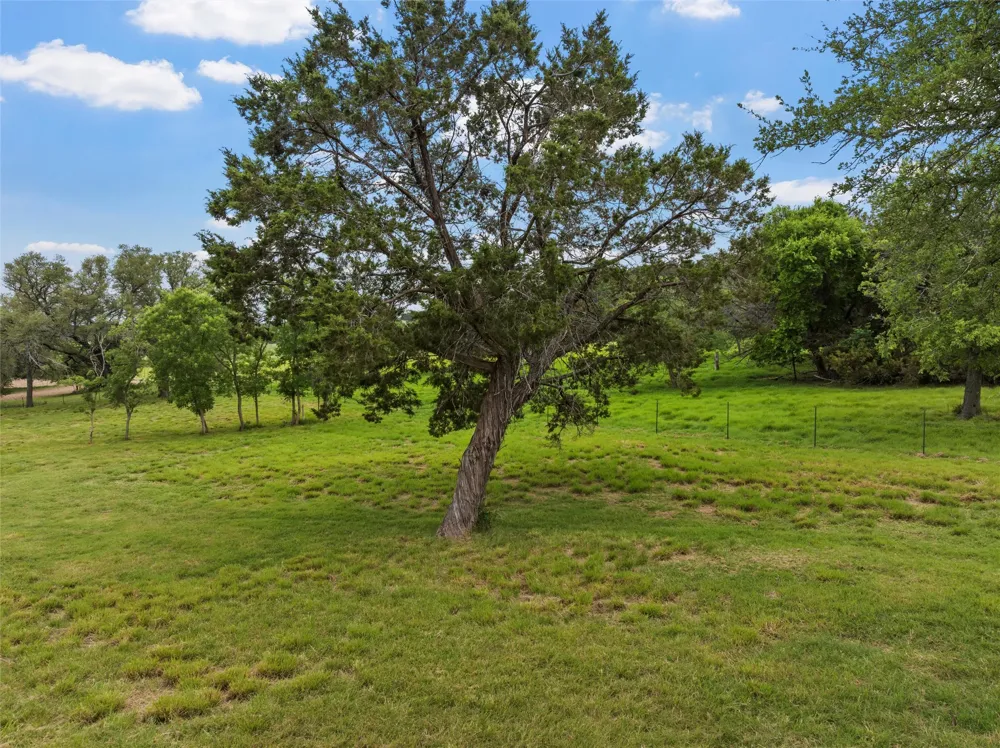 614 County Road 4165 Cranfills Gap, TX 76637