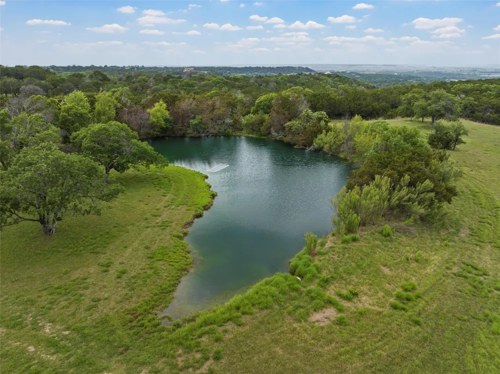 614 County Road 4165 Cranfills Gap, TX 76637