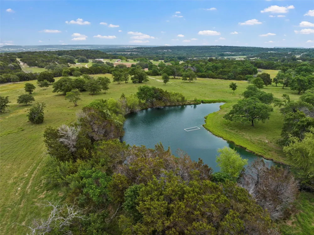 614 County Road 4165 Cranfills Gap, TX 76637
