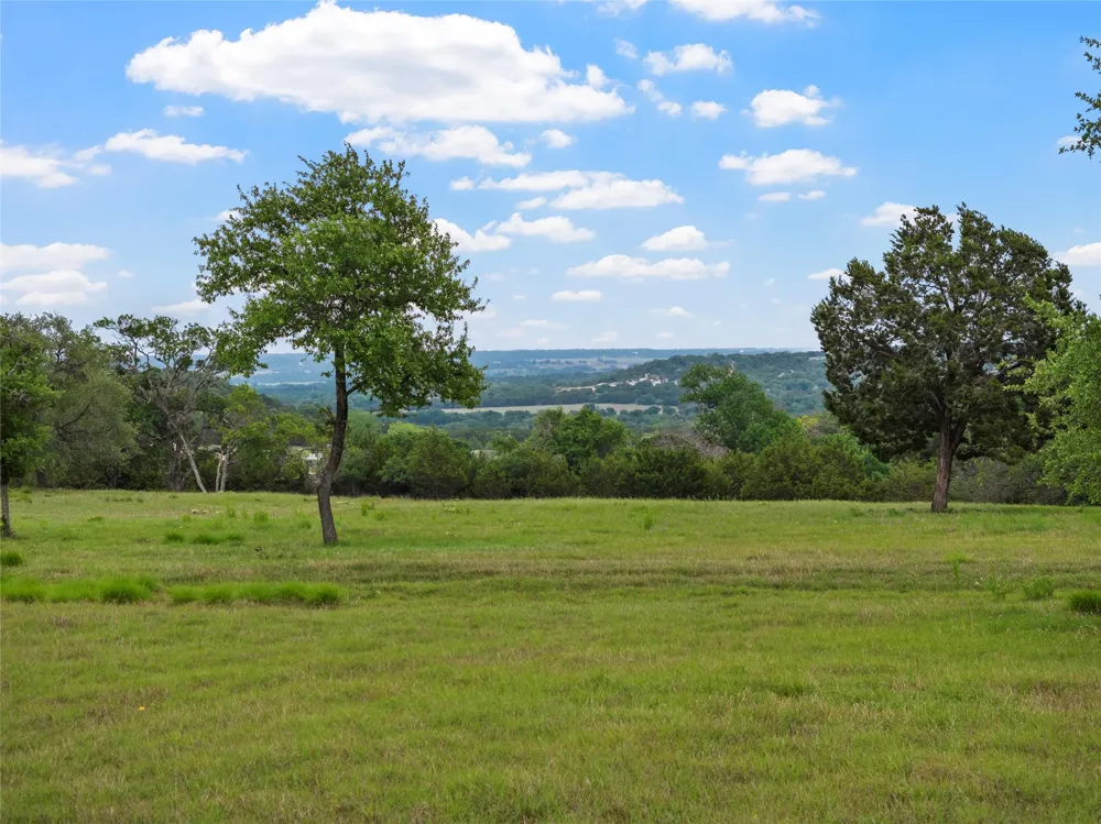 614 County Road 4165 Cranfills Gap, TX 76637