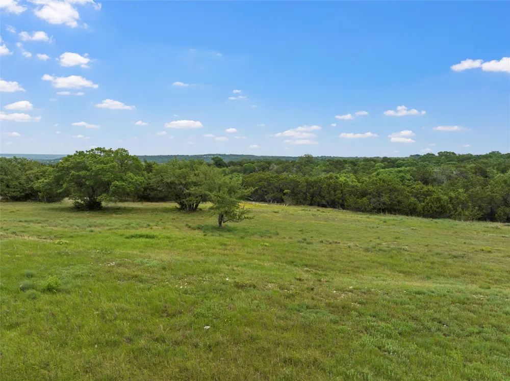 614 County Road 4165 Cranfills Gap, TX 76637