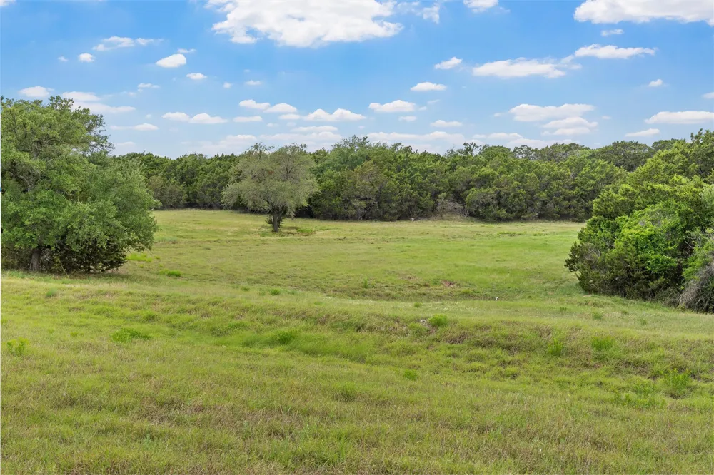 614 County Road 4165 Cranfills Gap, TX 76637