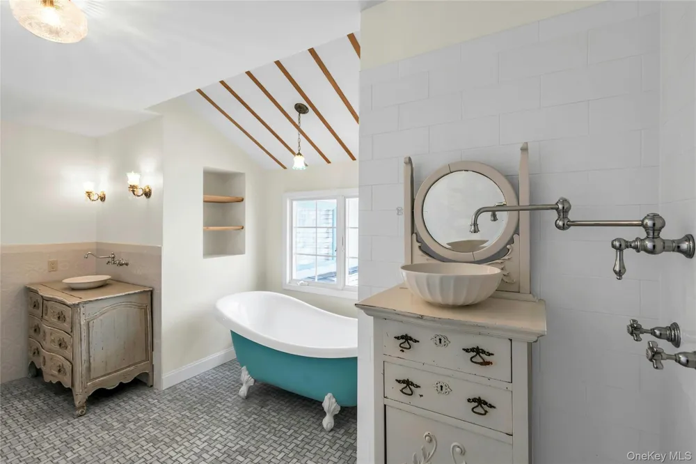 249 Gerritsen Avenue Bayport, NY 11705