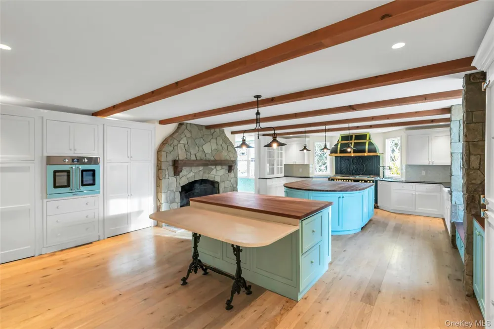 249 Gerritsen Avenue Bayport, NY 11705