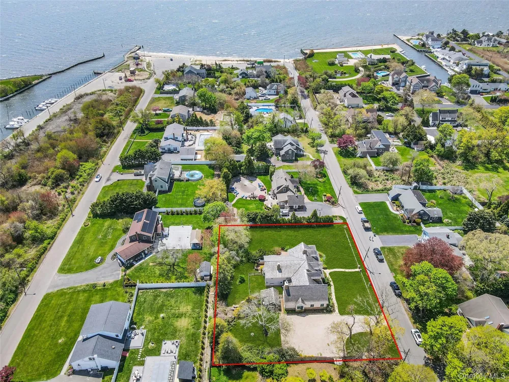 249 Gerritsen Avenue Bayport, NY 11705