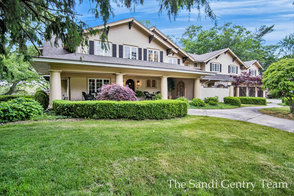 18635 Fruitport Road Spring Lake Township, MI 49456