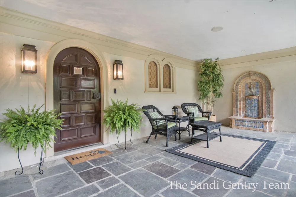 18635 Fruitport Road Spring Lake Township, MI 49456