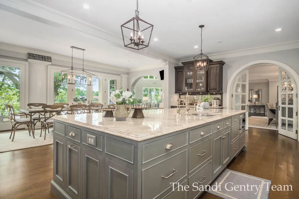 18635 Fruitport Road Spring Lake Township, MI 49456