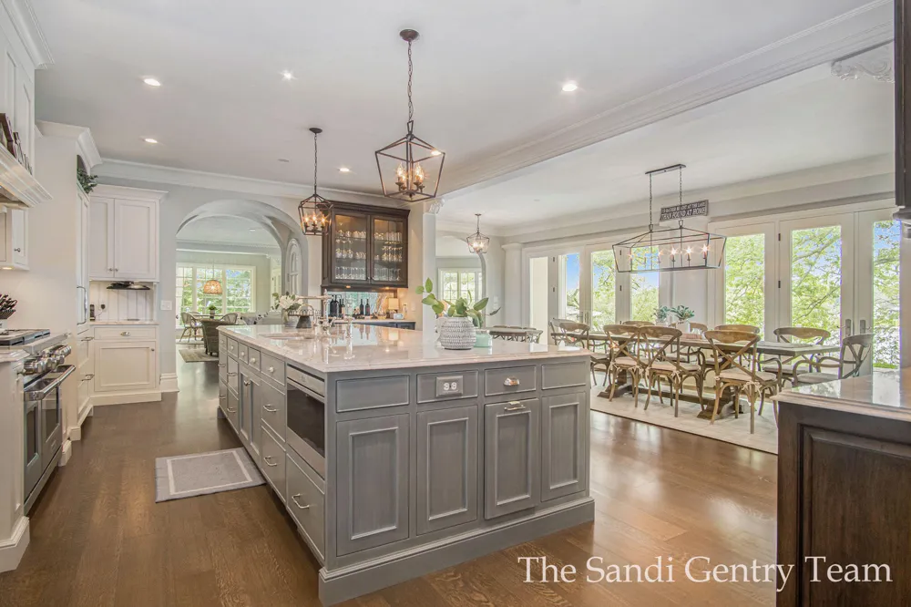 18635 Fruitport Road Spring Lake Township, MI 49456