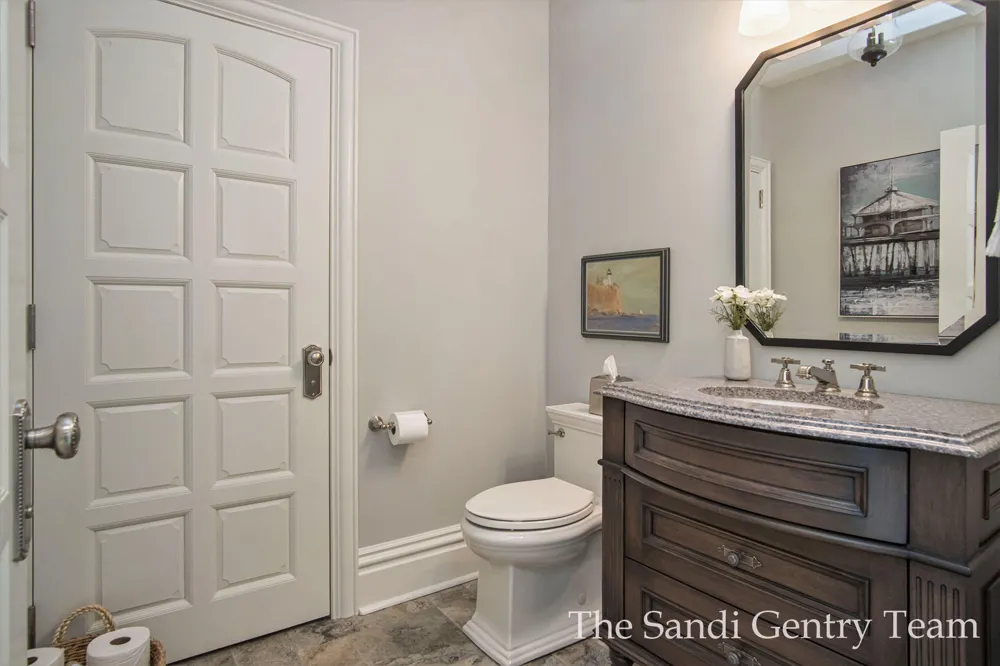 18635 Fruitport Road Spring Lake Township, MI 49456