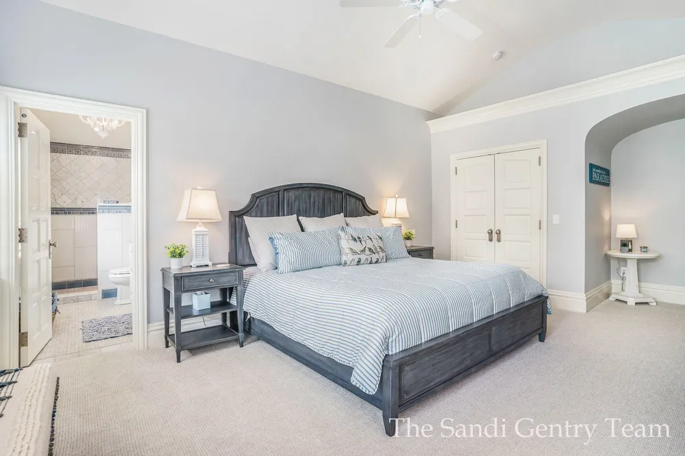 18635 Fruitport Road Spring Lake Township, MI 49456