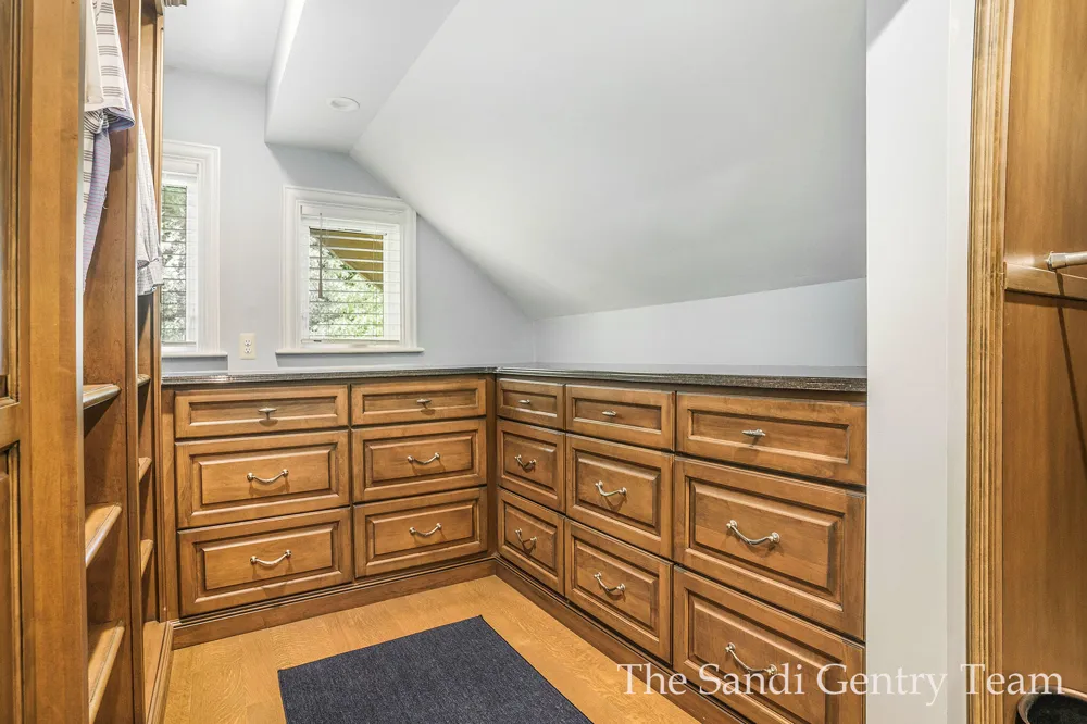 18635 Fruitport Road Spring Lake Township, MI 49456