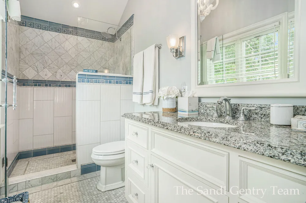 18635 Fruitport Road Spring Lake Township, MI 49456