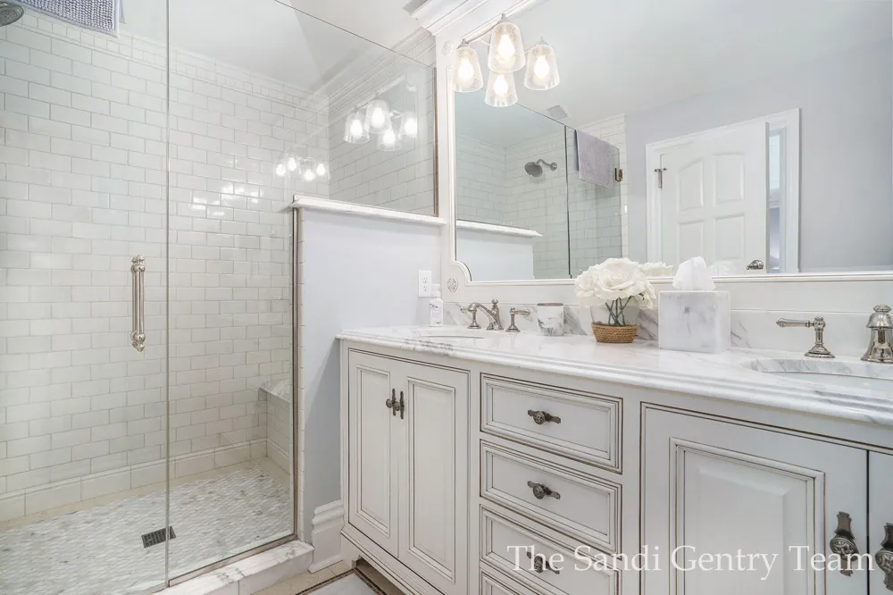 18635 Fruitport Road Spring Lake Township, MI 49456