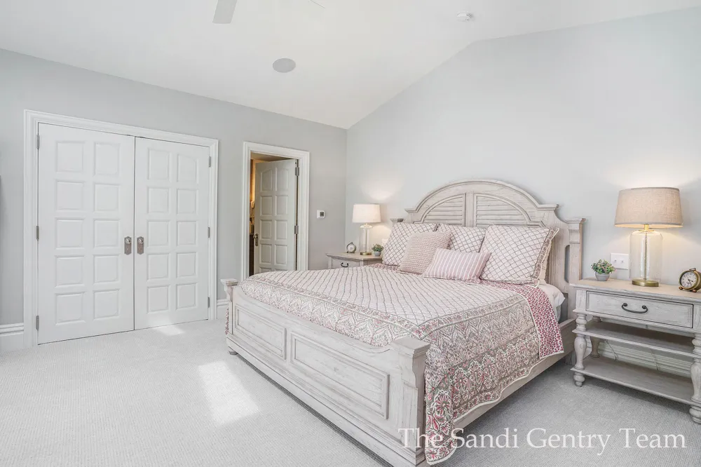 18635 Fruitport Road Spring Lake Township, MI 49456