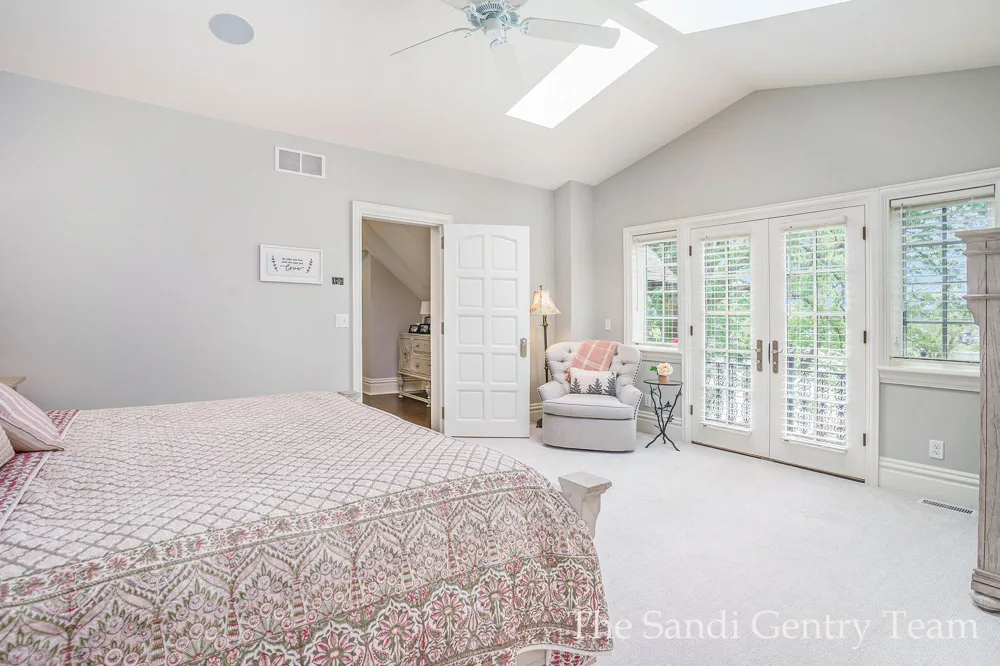 18635 Fruitport Road Spring Lake Township, MI 49456