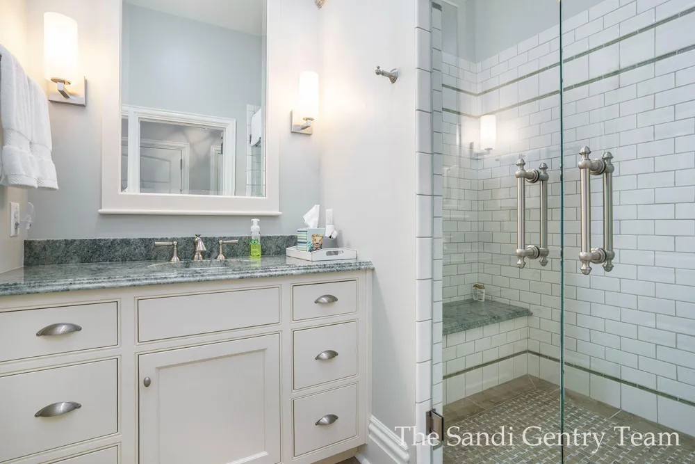 18635 Fruitport Road Spring Lake Township, MI 49456