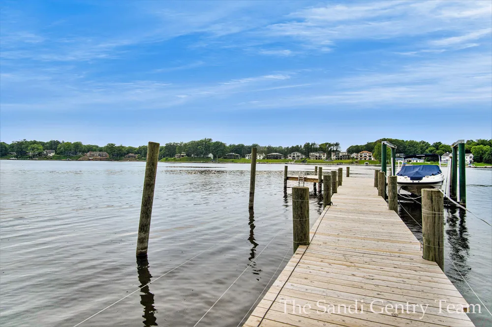 18635 Fruitport Road Spring Lake Township, MI 49456
