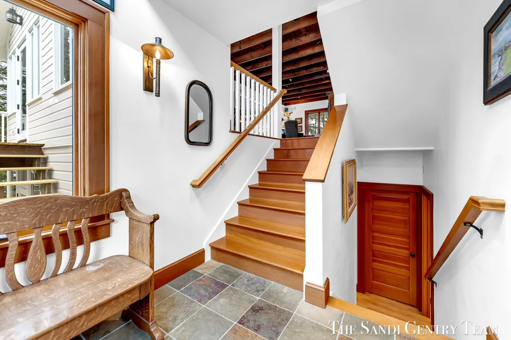 18215 Spindle Drive Grand Haven Charter Township, MI 49417