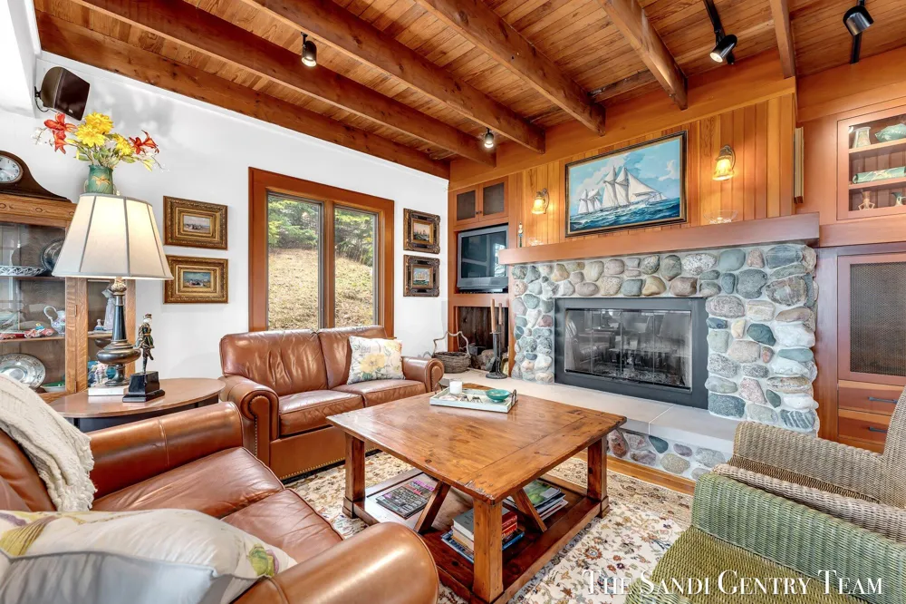 18215 Spindle Drive Grand Haven Charter Township, MI 49417