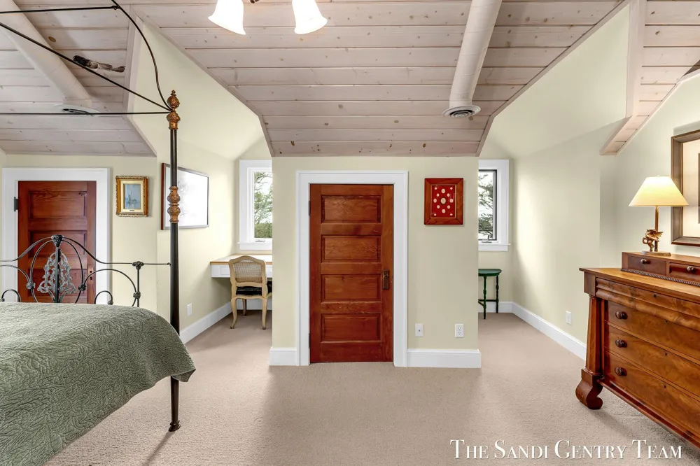 18215 Spindle Drive Grand Haven Charter Township, MI 49417