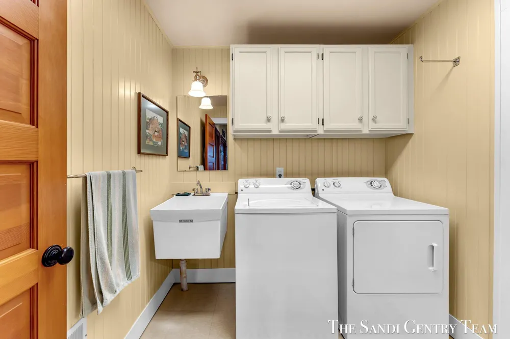 18215 Spindle Drive Grand Haven Charter Township, MI 49417