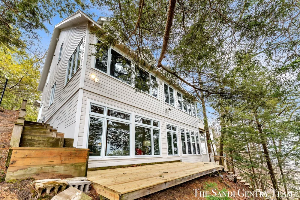 18215 Spindle Drive Grand Haven Charter Township, MI 49417