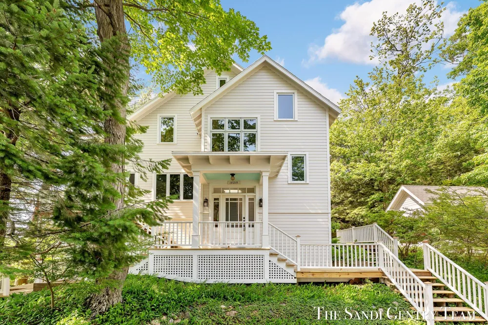 18215 Spindle Drive Grand Haven Charter Township, MI 49417