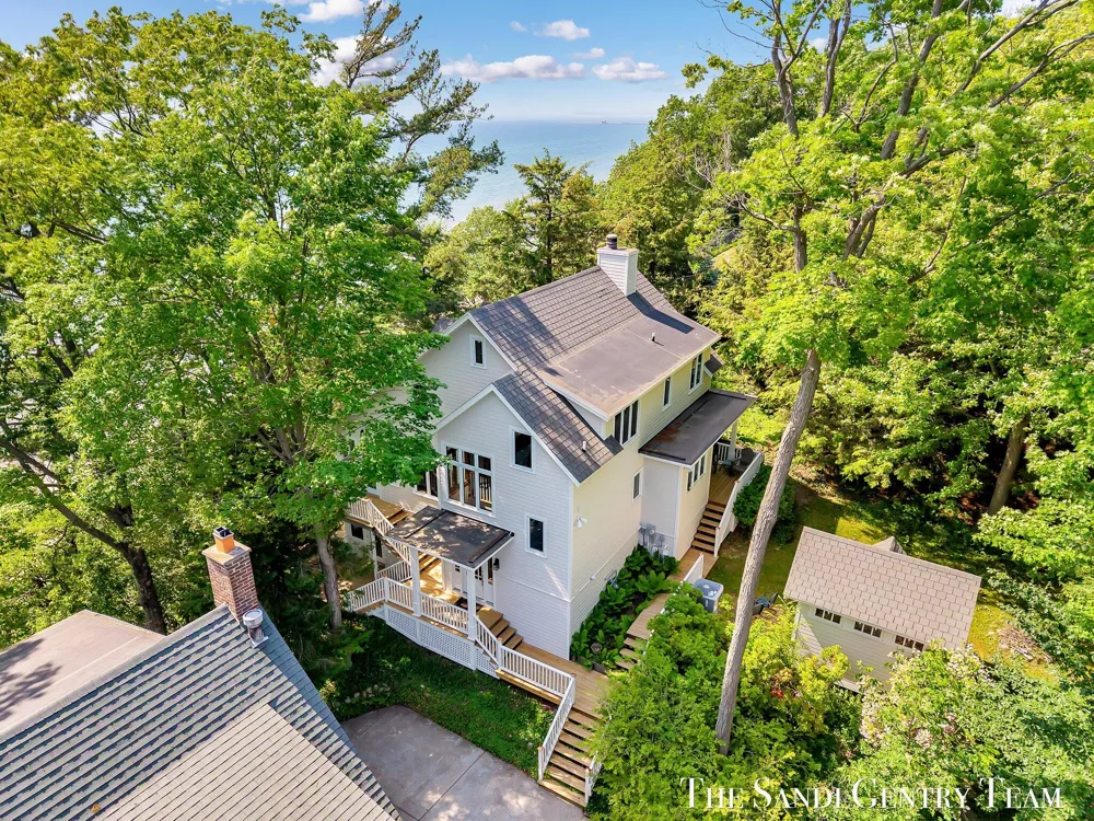 18215 Spindle Drive Grand Haven Charter Township, MI 49417
