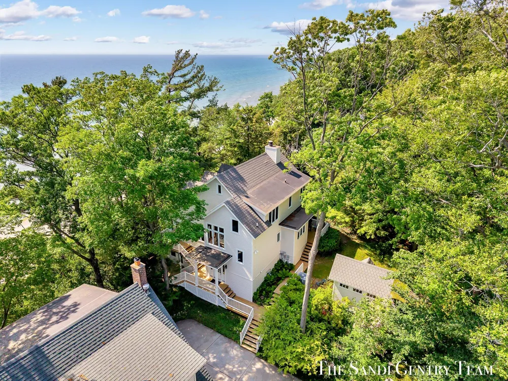18215 Spindle Drive Grand Haven Charter Township, MI 49417