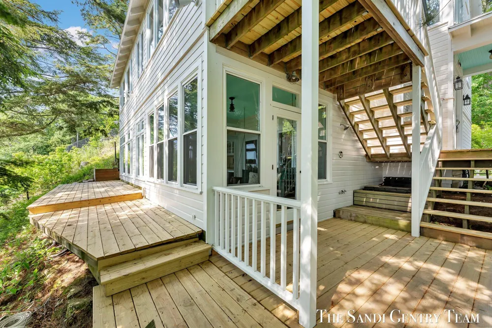 18215 Spindle Drive Grand Haven Charter Township, MI 49417