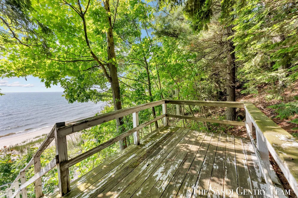 18215 Spindle Drive Grand Haven Charter Township, MI 49417