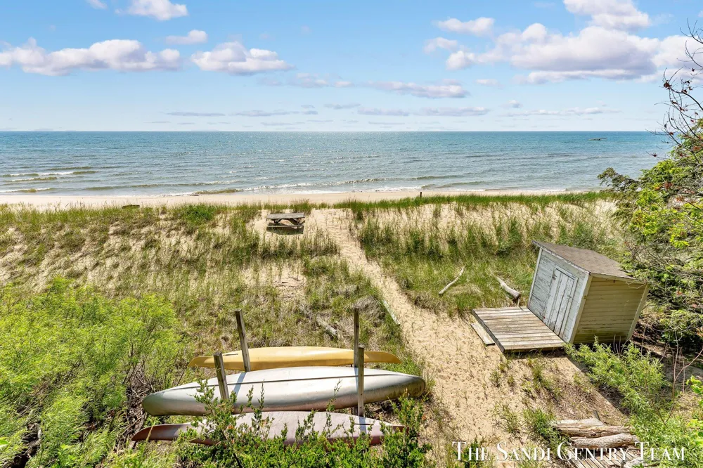 18215 Spindle Drive Grand Haven Charter Township, MI 49417