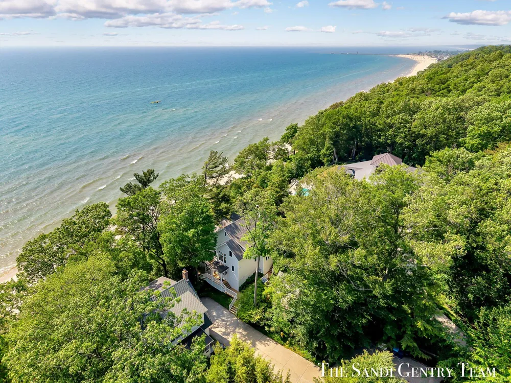 18215 Spindle Drive Grand Haven Charter Township, MI 49417